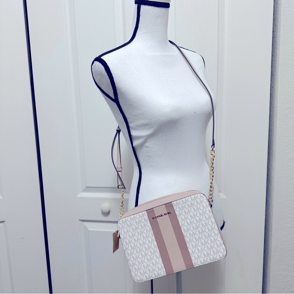 Michel Kors Jet set crossbody bag